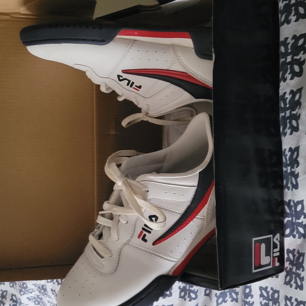 Fila Men's White and Red Sneakers
